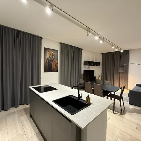 Luxury House In Nicolo V 120 Mq Apartment